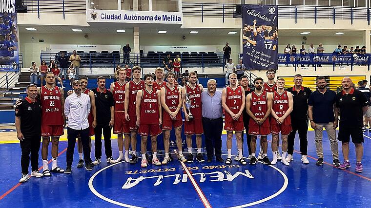 U23-Nationalmannschaft Basketball und PD. Dr. Stephan Lorenz in Melilla